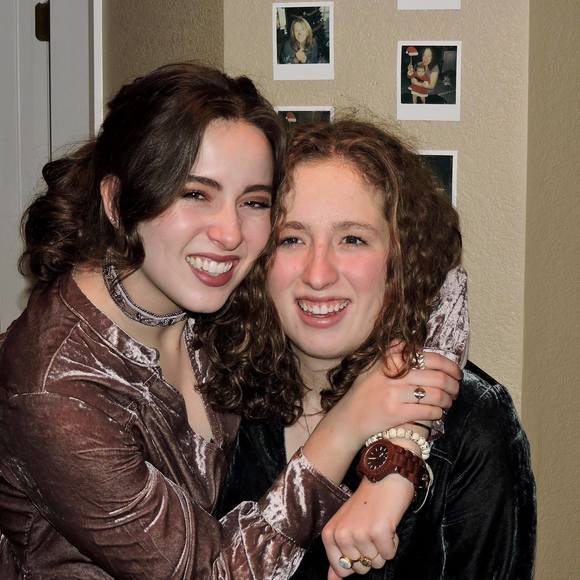 Meet your Posher, Madison - Picture 1 of 1